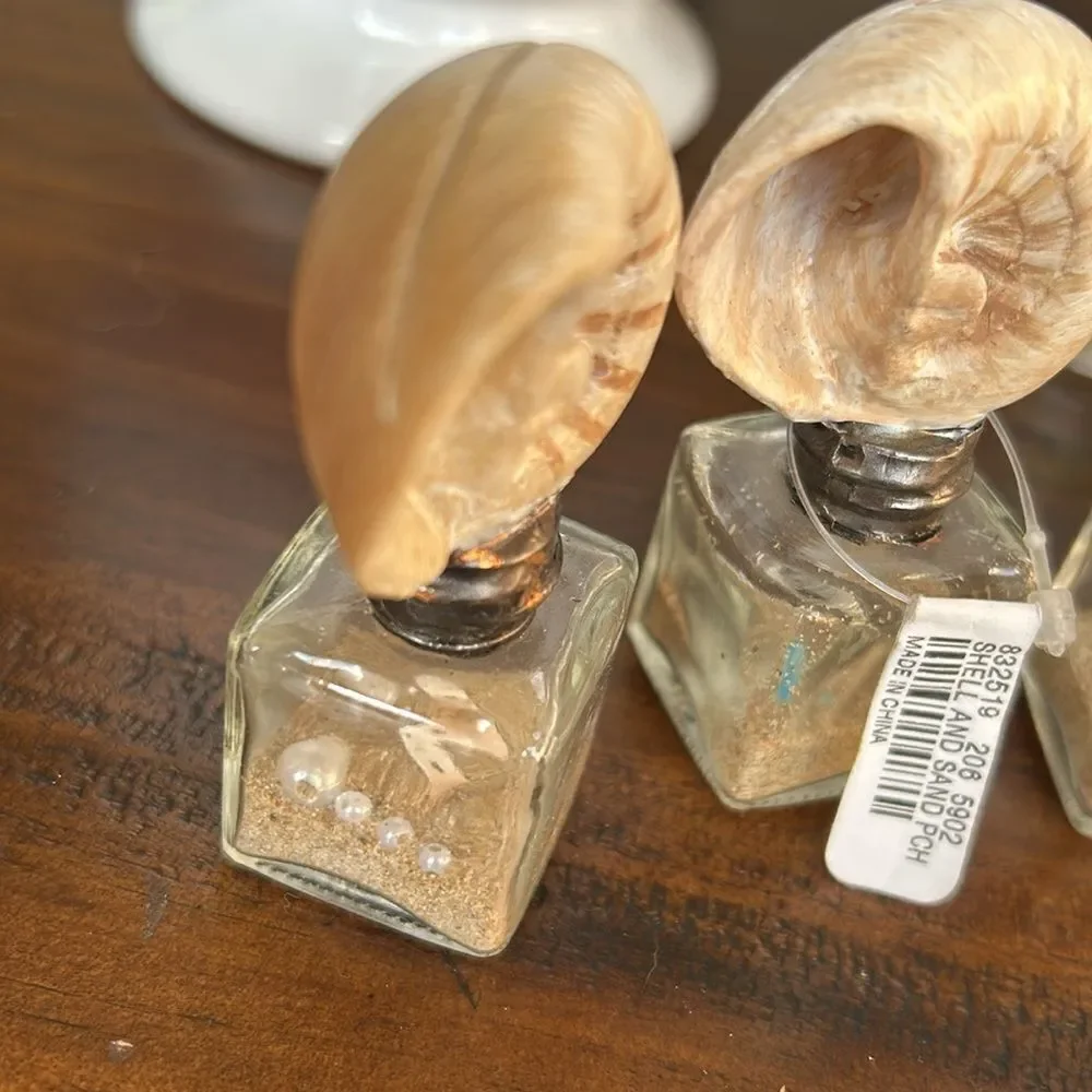 Pottery Barn Shell and Sand Place holders set of 4 NWT